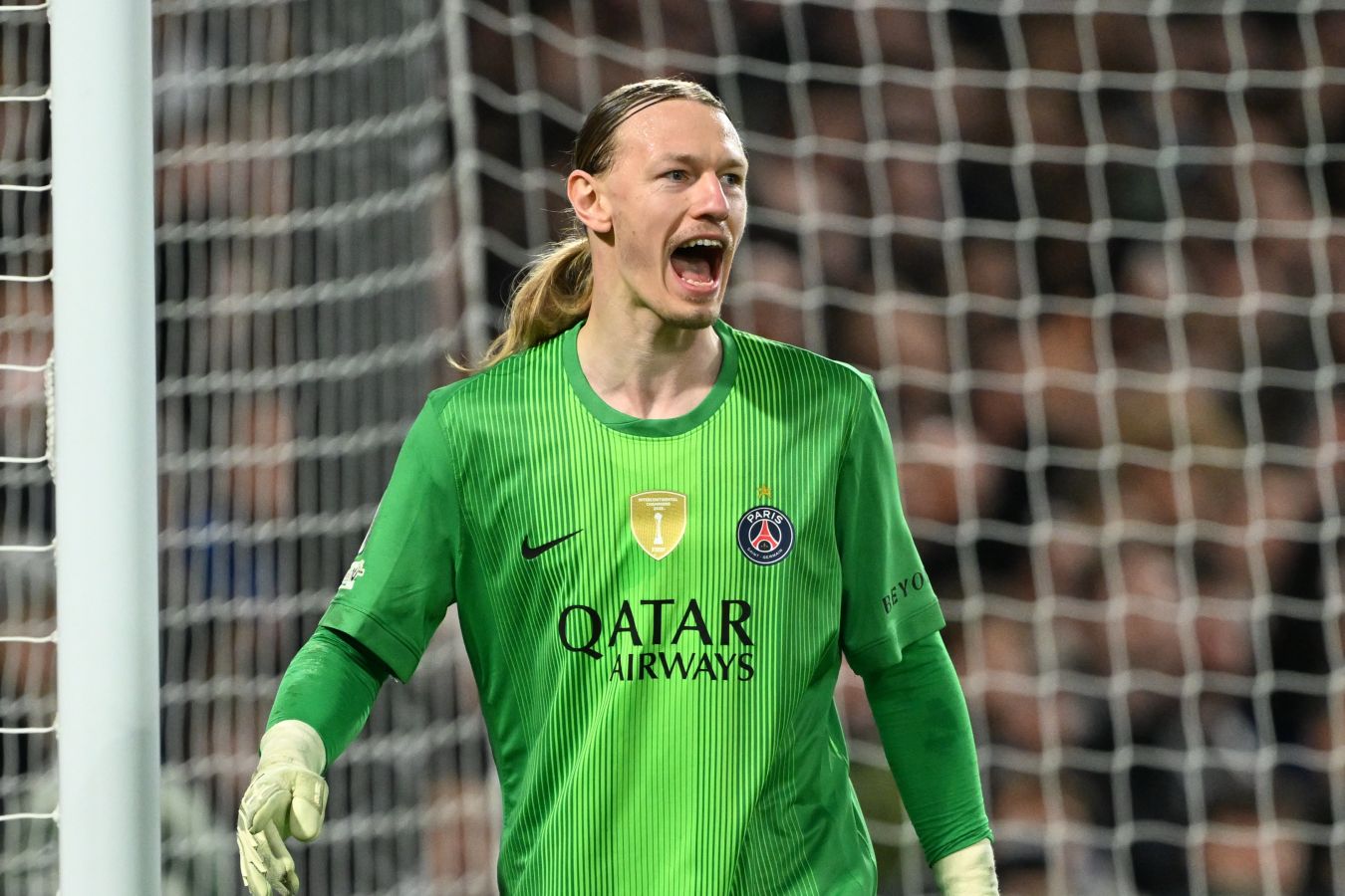 Сафонов на французском ответил, благодаря чему выиграл конкуренцию у Шевалье