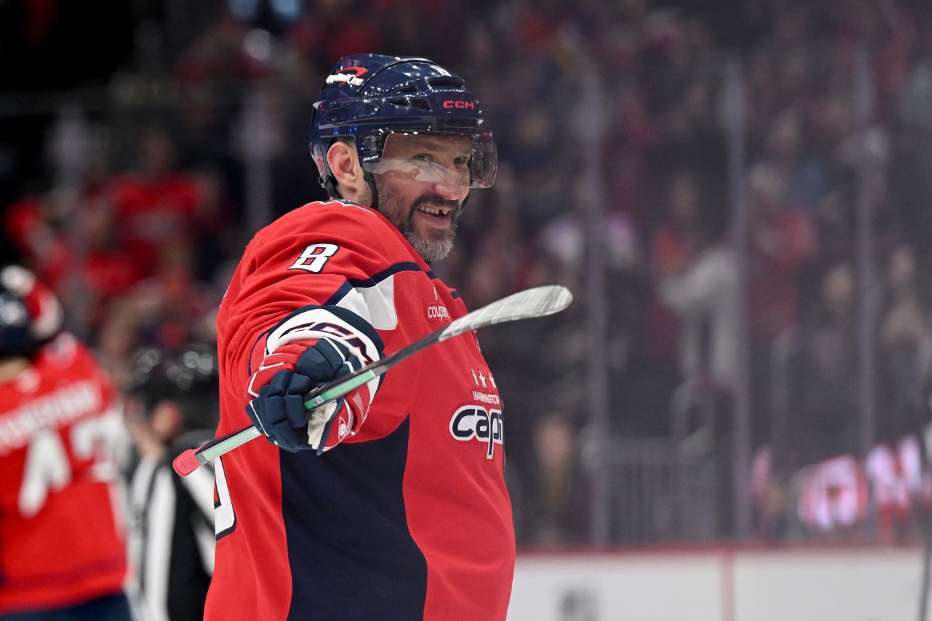 Александр Овечкин вышел в лидеры гонки бомбардиров сезона в Вашингтоне