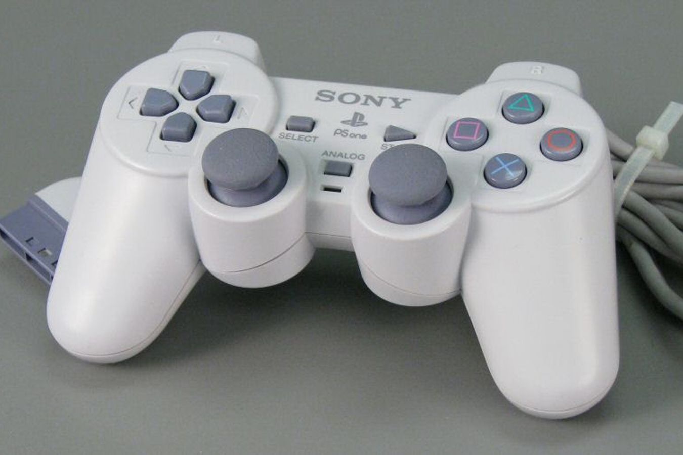 К PS5 могут позволить подключать устройства от PS3, PS2 и PS1