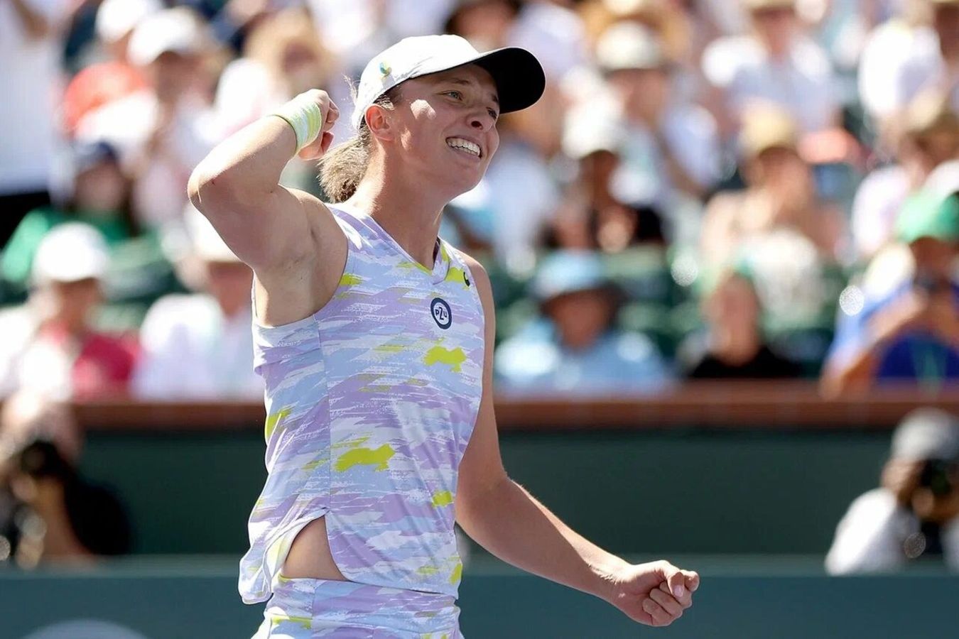 Свёнтек вышла в полуфинал турнира WTA-1000 в Риме, обыграв Андрееску в двух сетах