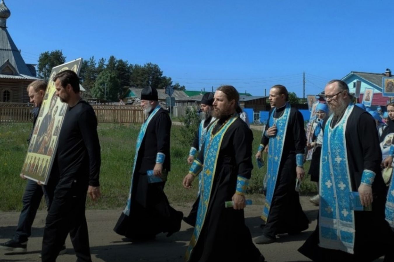Фото: Сергей Семак поучаствовал в крестном ходе в Архангельской области