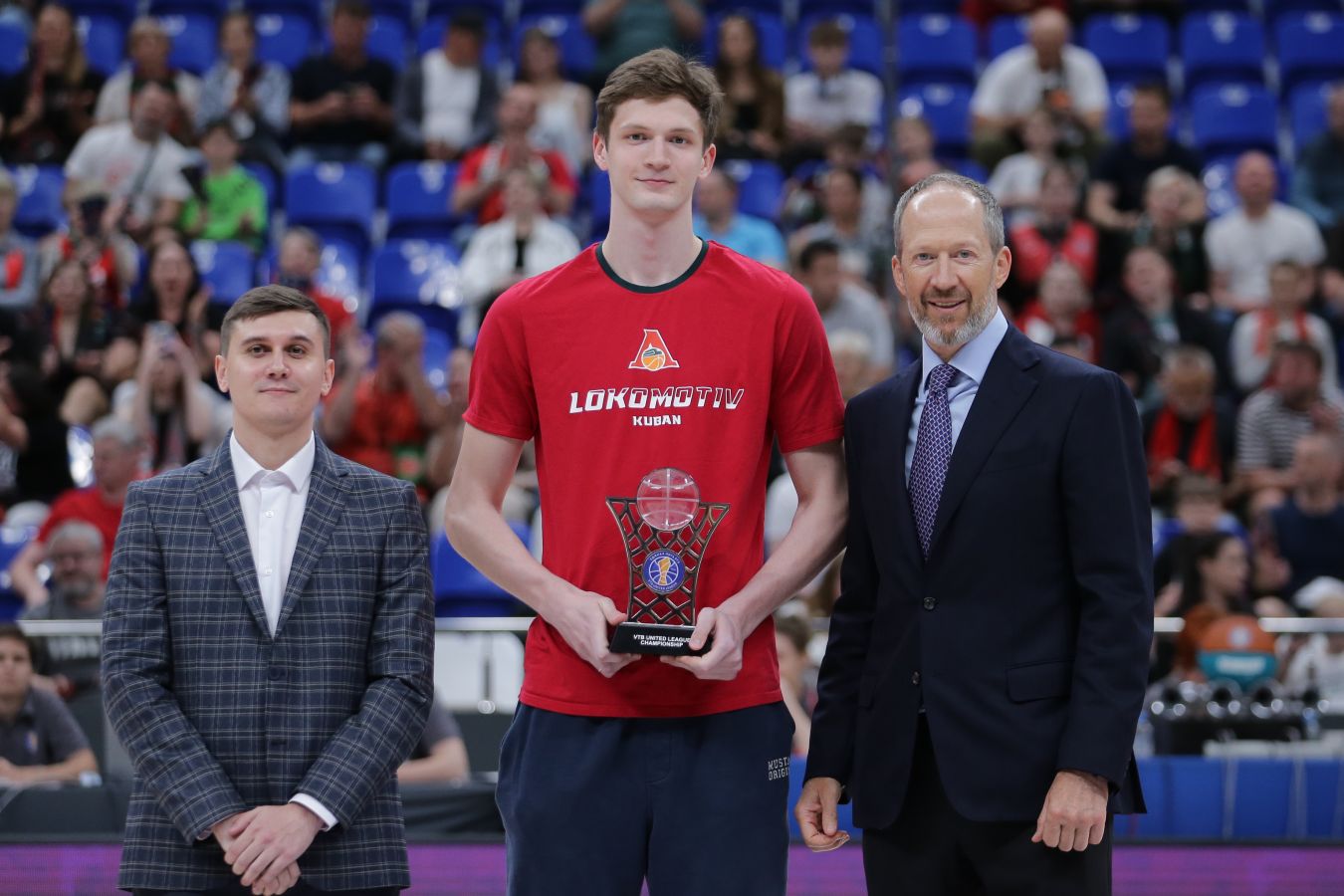 Елатонцев объяснил, почему баскетболист Локо третий раз стал лучшим молодым игроком