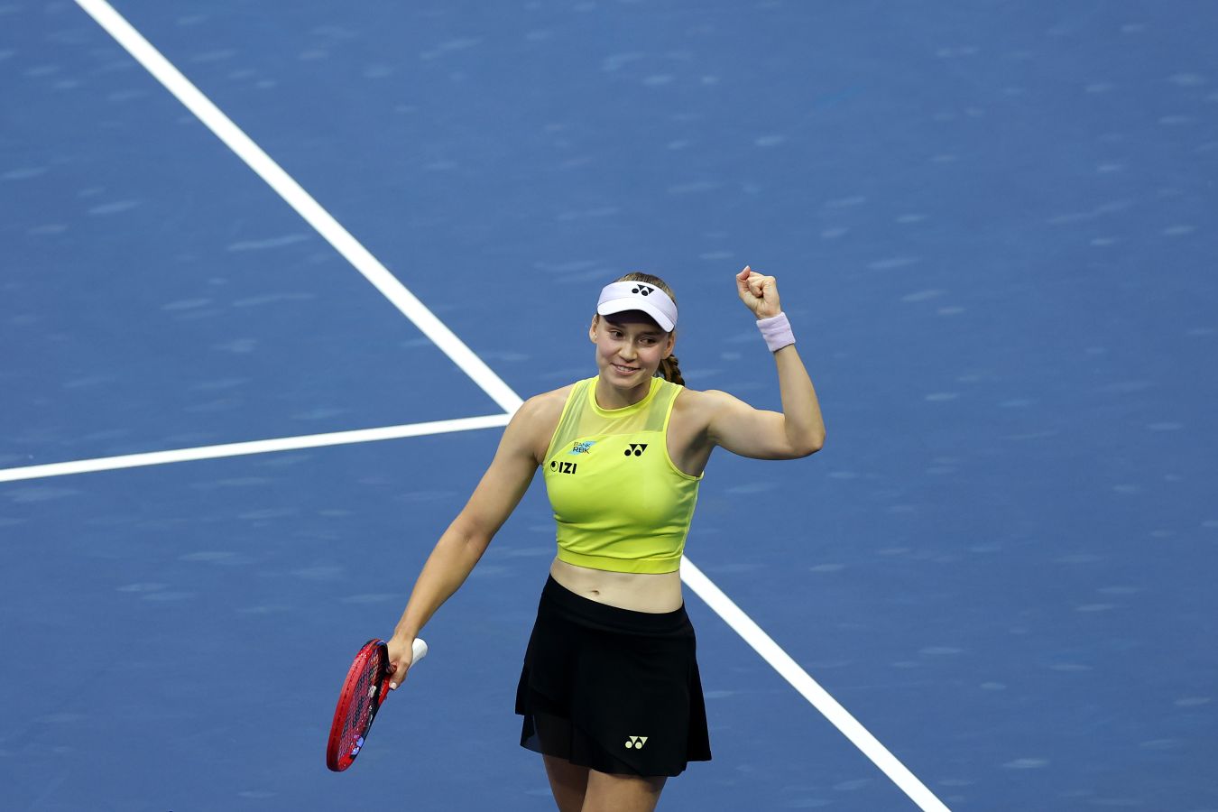 Рыбакина — Фернандес: Елена выиграла стартовый сет финала турнира WTA-500 в Нинбо