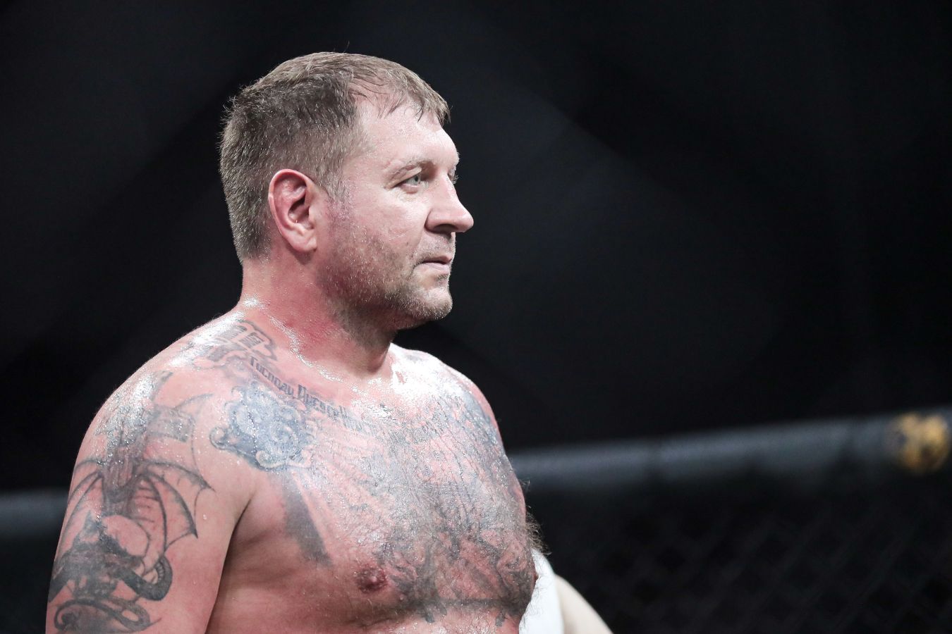 Александр Емельяненко спел песню Брат брату брат и отметил в соцсети Фёдора. Видео