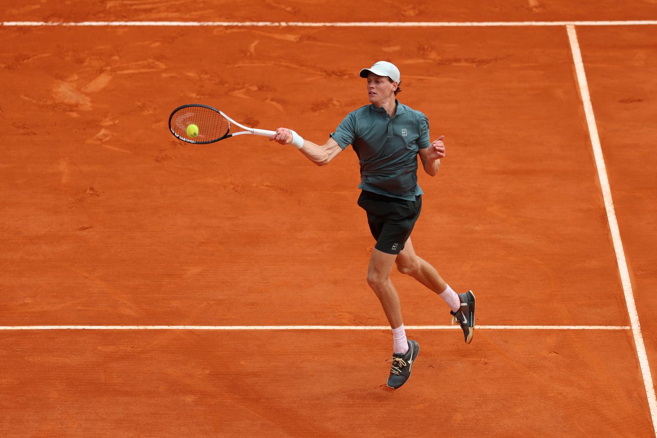 Янник Синнер стал первым четвертьфиналистом Мастерса в Мадриде