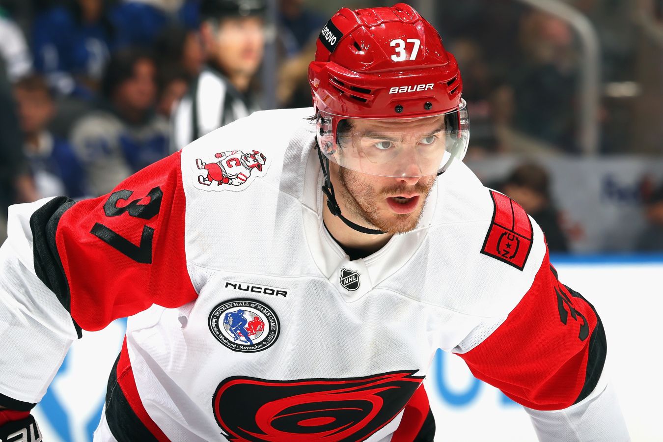 Гол Никишина и два ассиста Свечникова помогли Каролине обыграть Виннипег в НХЛ