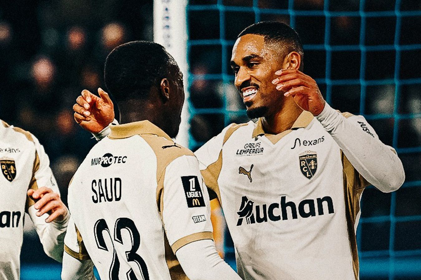 «Ланс» одерживает уверенную победу над «Парижем»