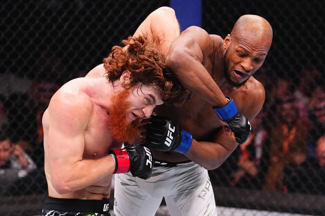 Майкл Пейдж победил Шару Буллета единогласным решением судей на UFC Fight Night 250