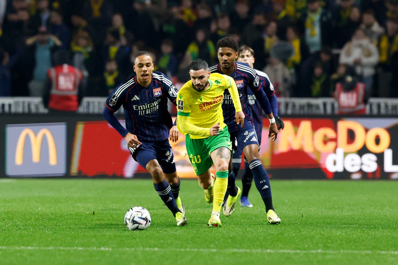 Лион минимально обыграл Нант, несмотря на удаление Эндрика