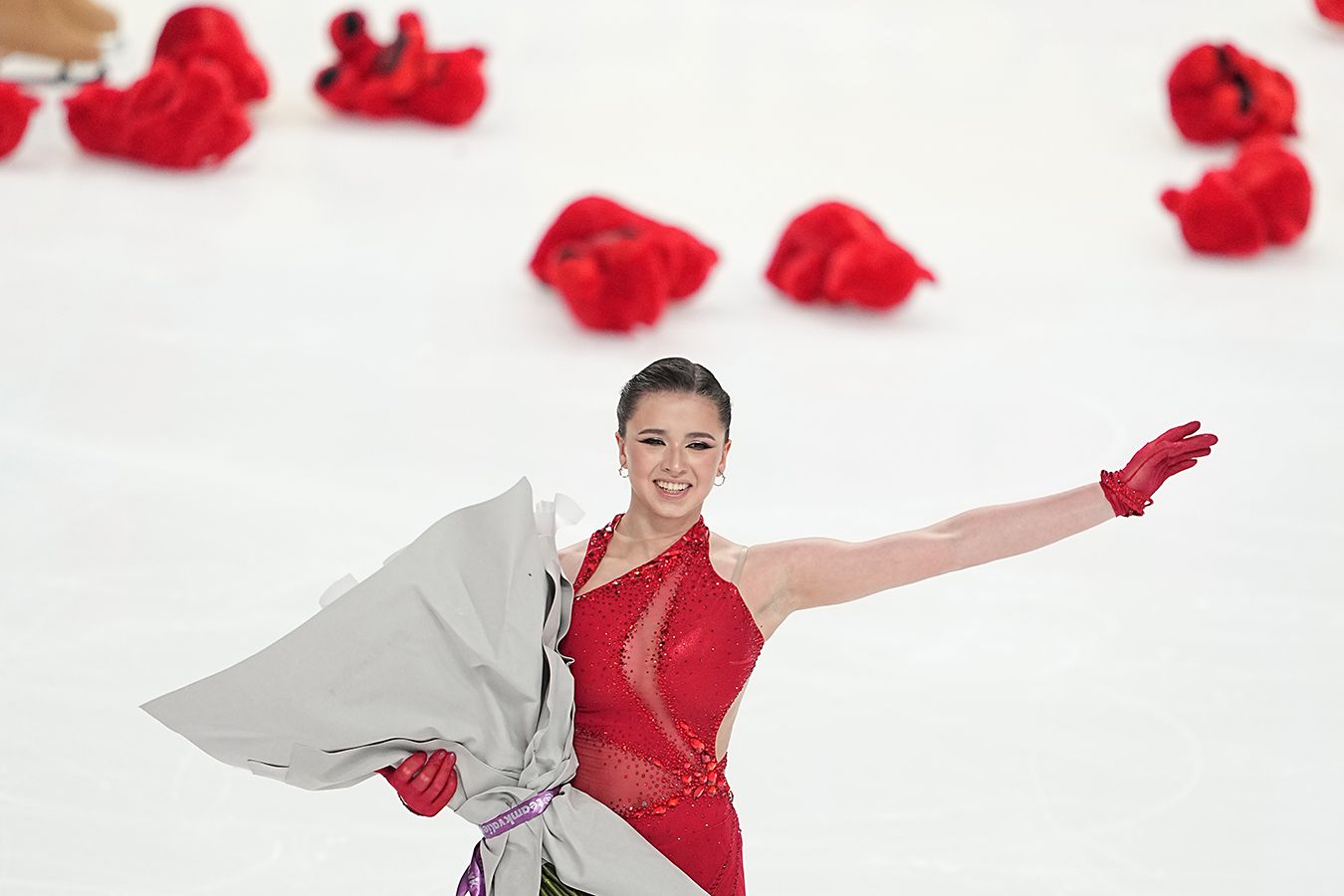 Камила Валиева выложила видео с последнего звонка в школе - Чемпионат