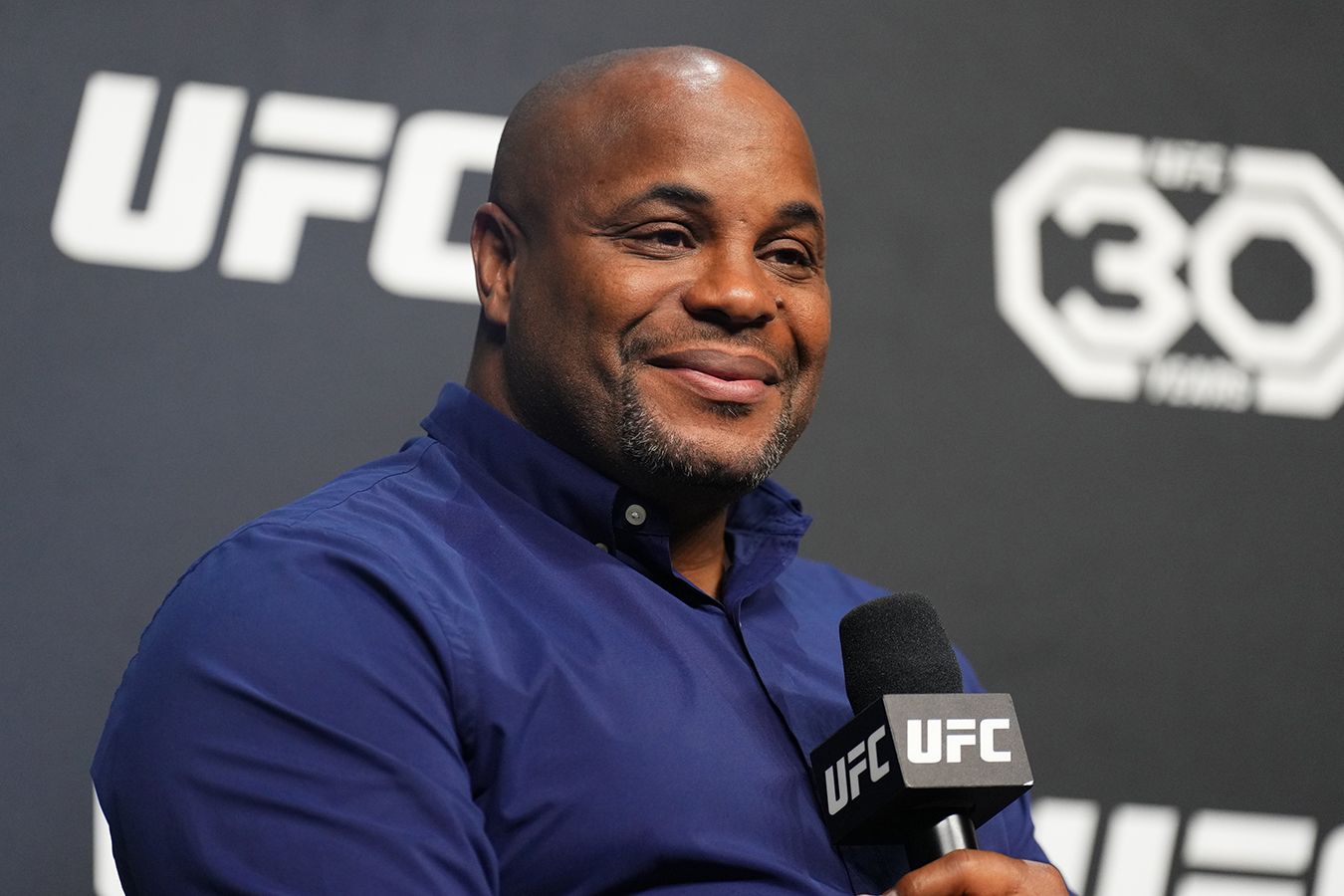 Член Зала славы UFC считает, что поединок между Джонсом и Нганну всё ещё может состояться