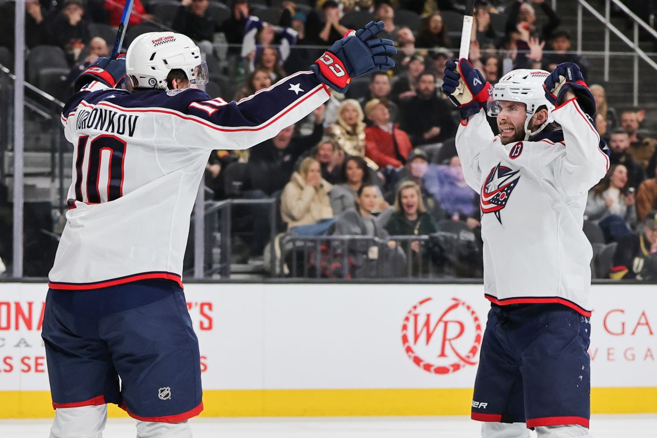 Дмитрий Воронков празднует гол