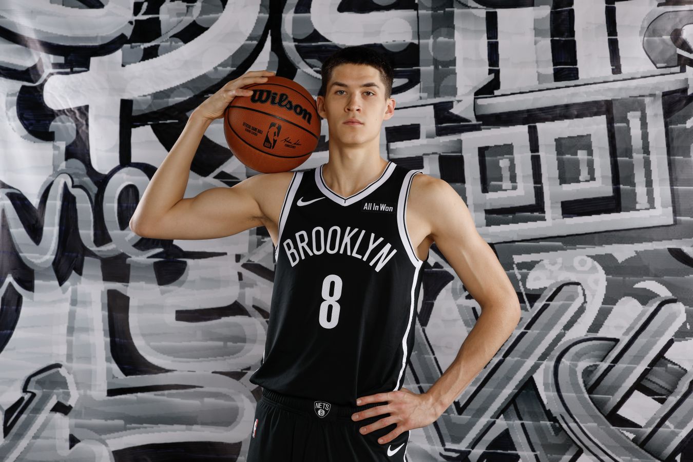 Делаю уроки под игры Джеймса Хардена. Егор Дёмин показал архивное фото в забавных очках