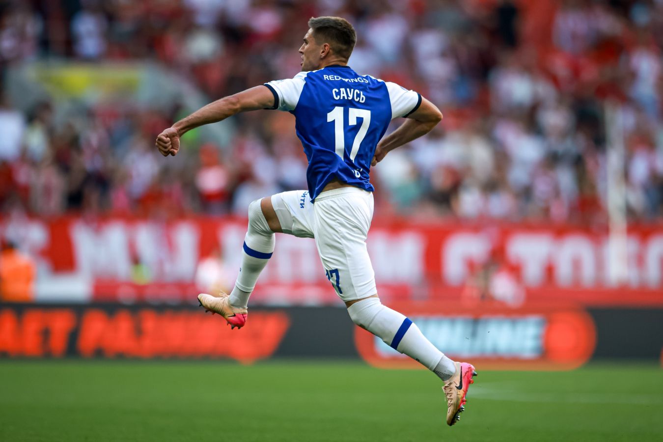 Интервью с футболистом Владиславом Саусем