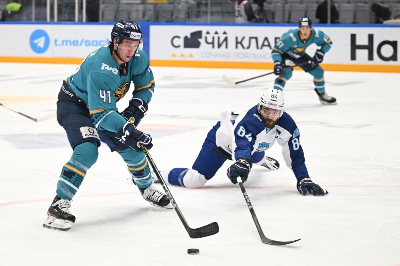 Нападающий Кирилл Савицкий внесён в список травмированных Барыса