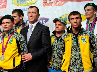 испания 2010 финал. золотая сборная. испания италия финал евро 2012. золотой кубок футбол. сборная команда испании.