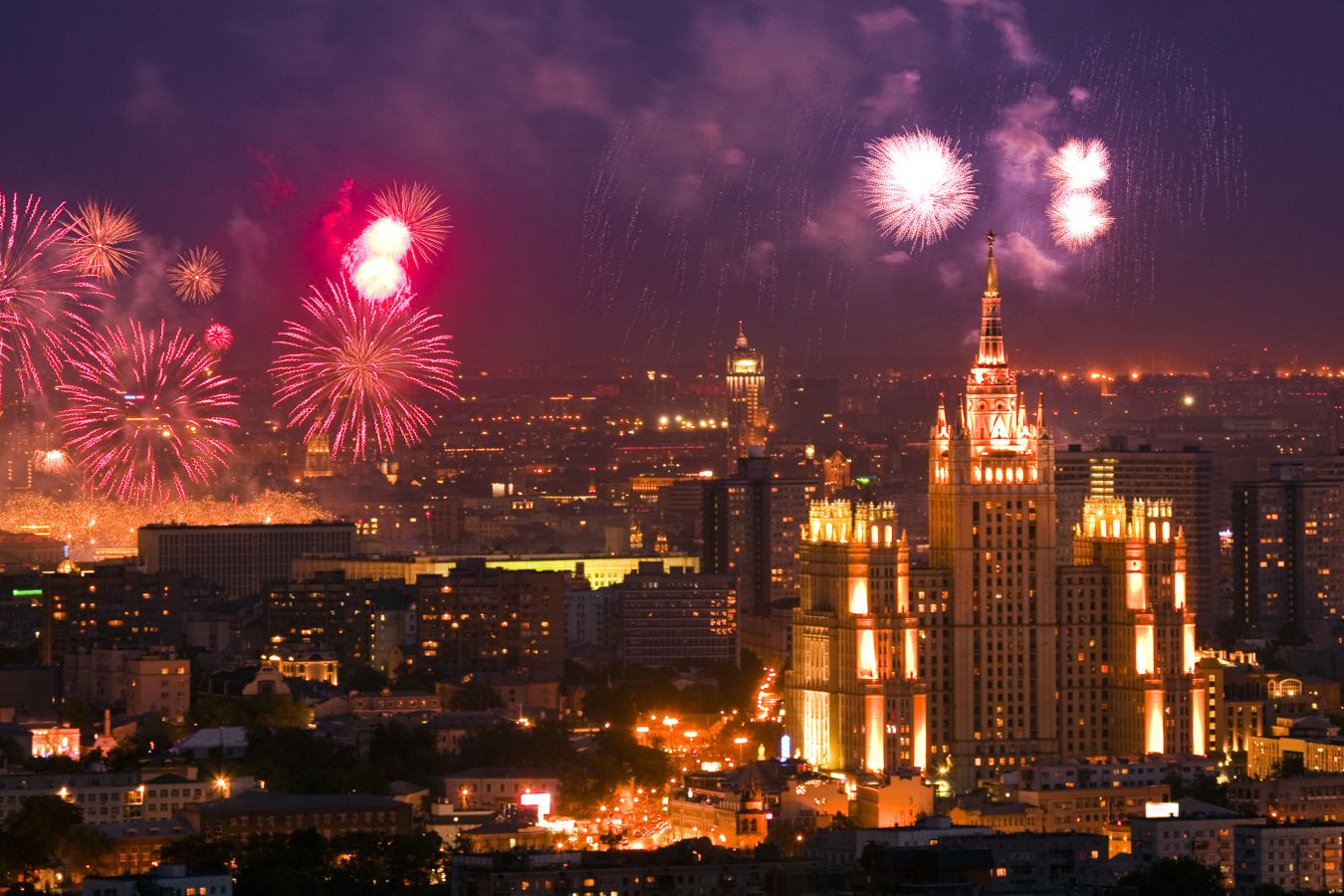 В Москве на Новый год не будут производить праздничные салюты