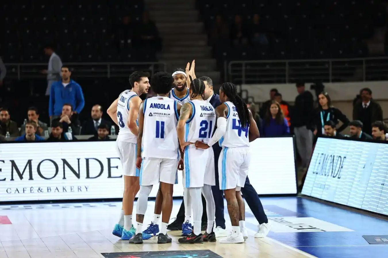 Начало прямой видеотрансляции игры Еврокубка по баскетболу Тюрк Телеком  Манреза