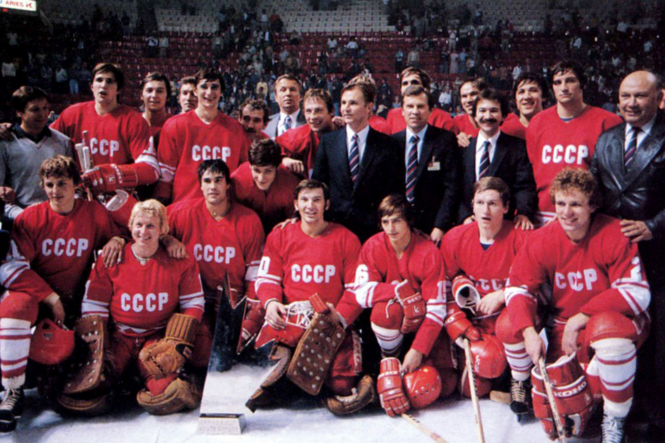 1981 год какая страна. Кубок Канады 1981 финал СССР Канада. Сборная СССР на Кубке Канады 1981. Хоккей Кубок Канады 1981. Сборная СССР 1981 хоккей.