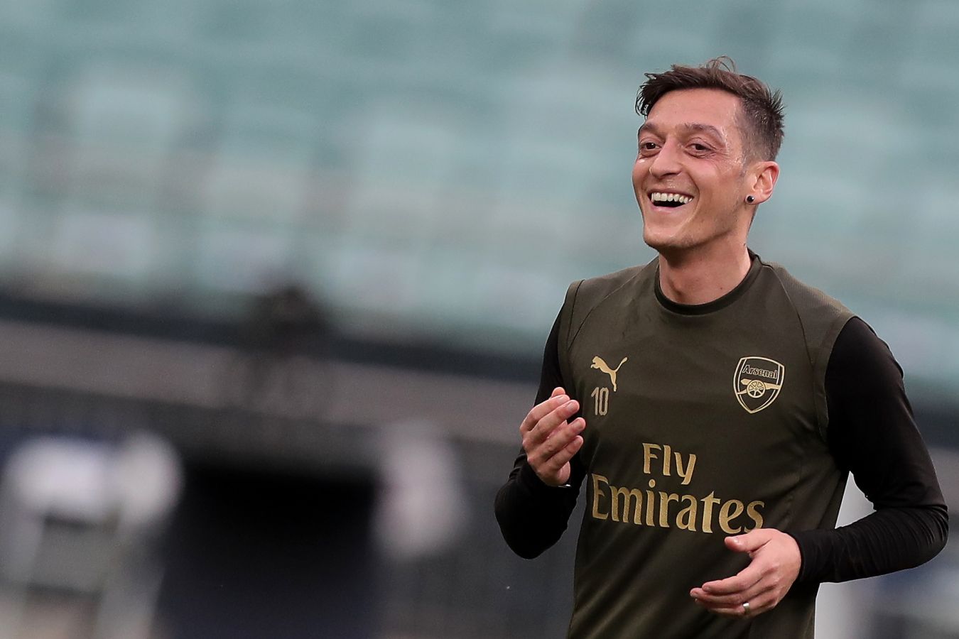 Футболист Mesut Ozil