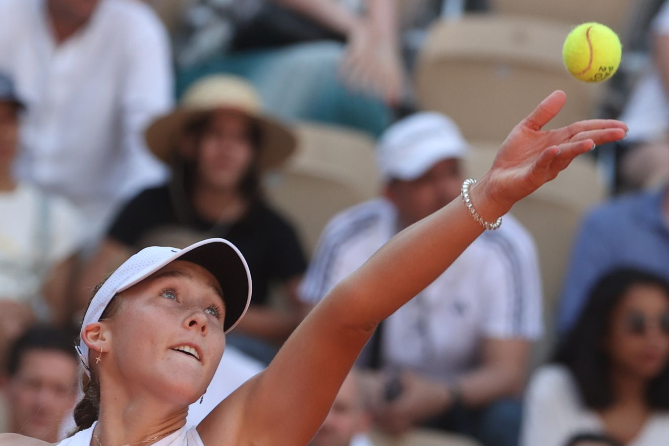 Мирра Андреева обратилась к болельщикам перед матчем с Саккари на Australian Open  2026