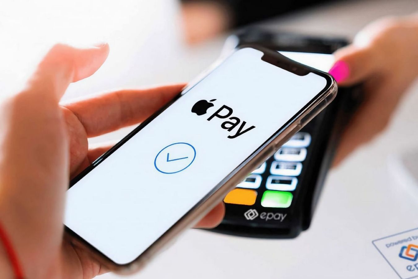 Россияне подали в суд на Apple из-за отключения Apple Pay в РФ