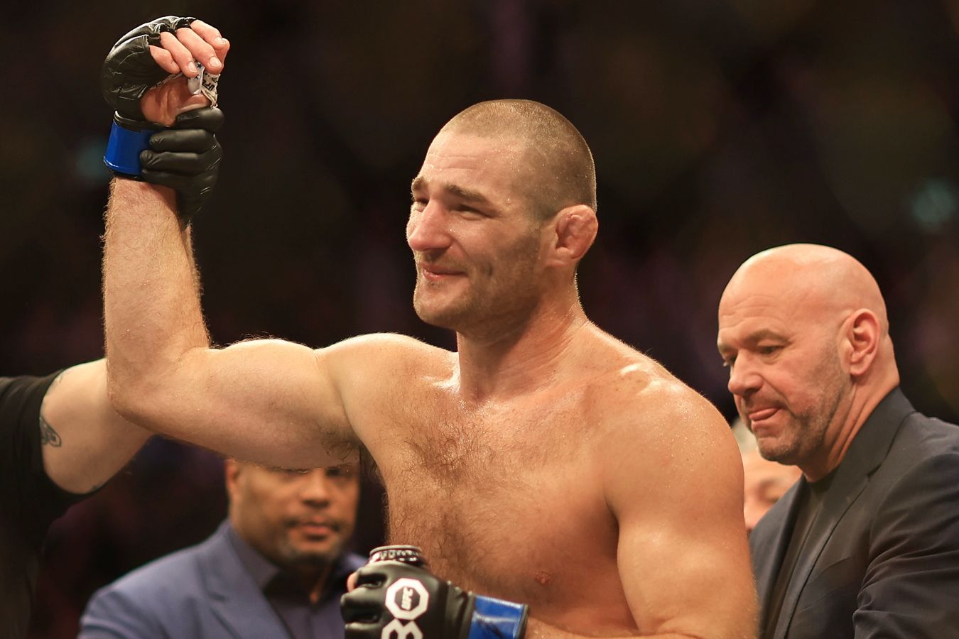 Шон Стрикленд провёл спарринг с фанатом на открытой тренировке турнира UFC 312