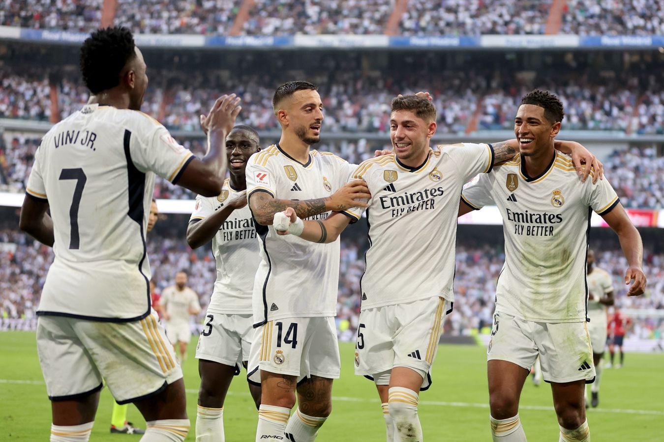 Реал» Мадрид разгромил «Осасуну» в 9-м туре Ла Лиги и вышел на первое место  в чемпионате - Чемпионат