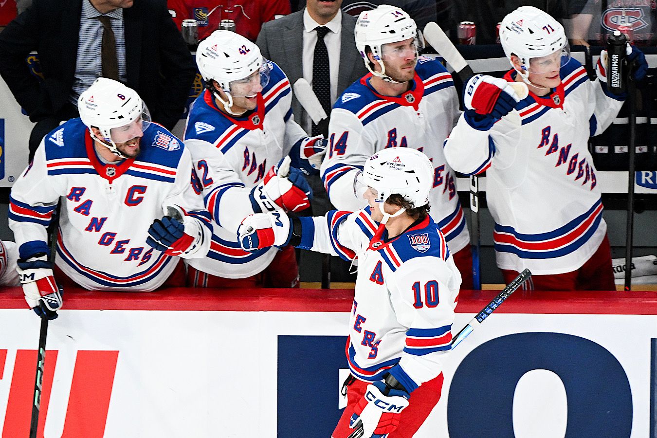 Панарин постригся налысо и прервал сухую серию