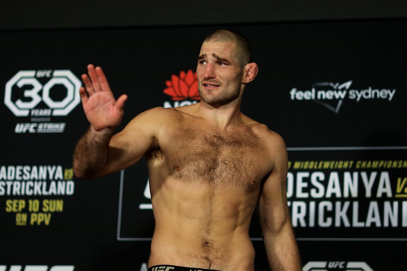 Чемпион UFC заявил о желании подраться с одним из игроков ХК «Вегас Голден Найтс»