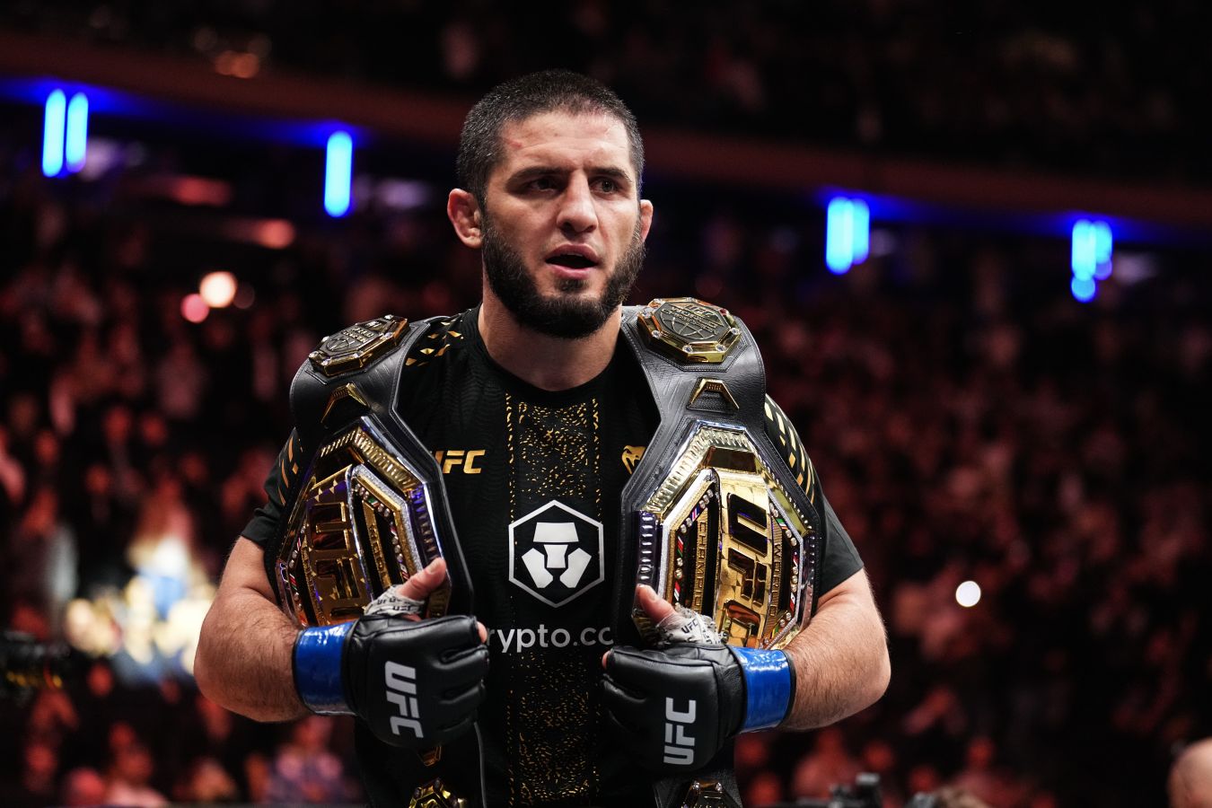 Махачев рассказал, когда планирует закончить бой с Гарри на турнире UFC 330