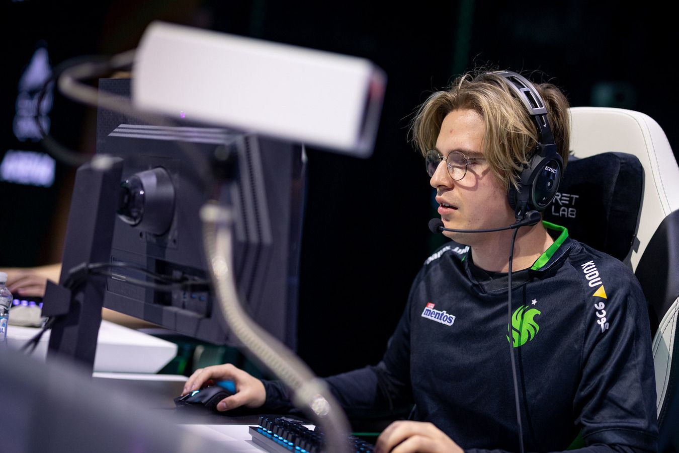 Team Falcons прервала винстрик Tundra Esports на BLAST Slam V по Dota 2