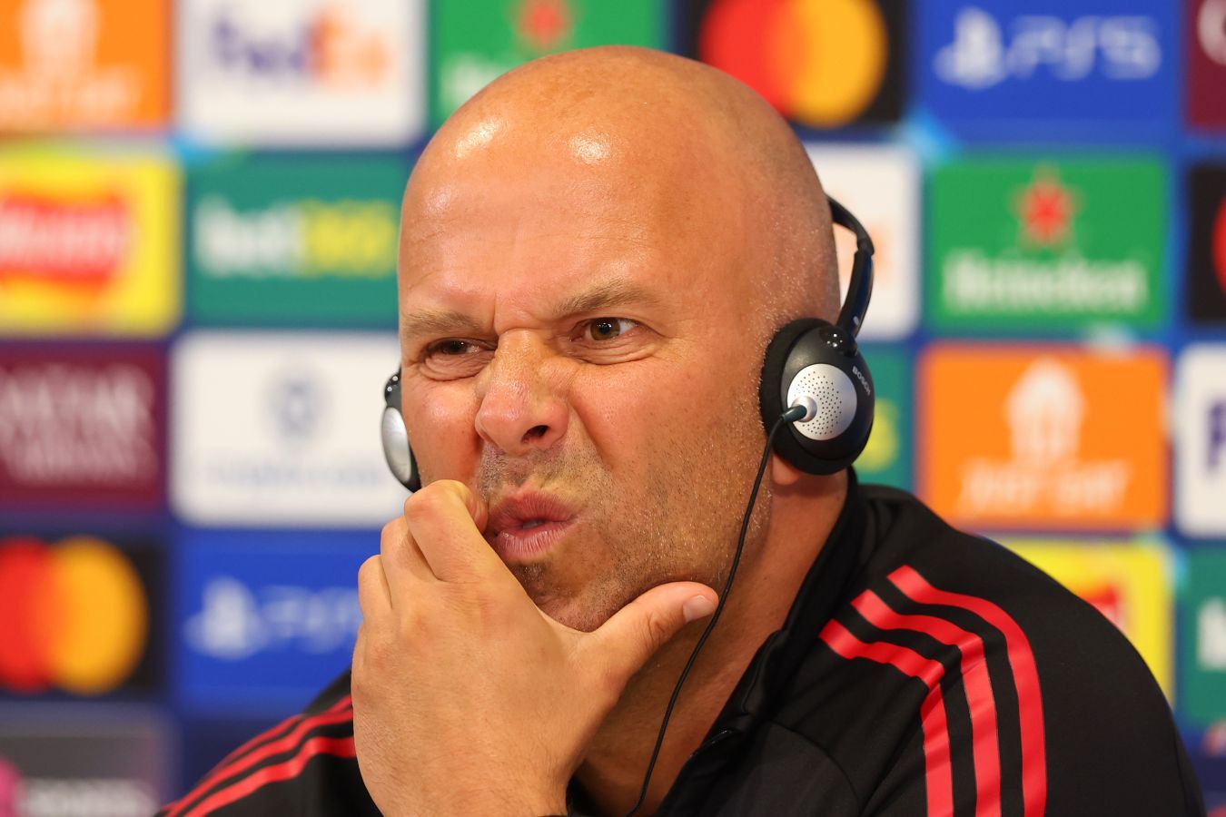 Это не подрывает моё положение в Ливерпуле. Тренер Слот  о ситуации Салаха