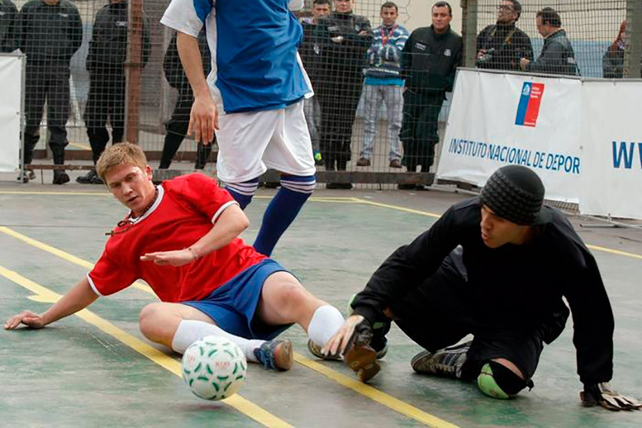 Как сесть в тюрьму и продолжить играть в футбол. Реальная история из Чили