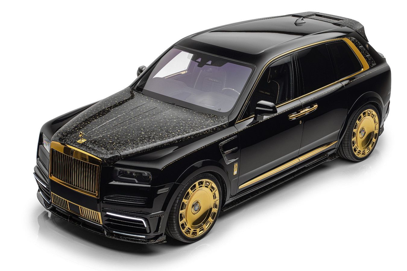 Тюнинг-ателье представило золотой Rolls-Royce Cullinan