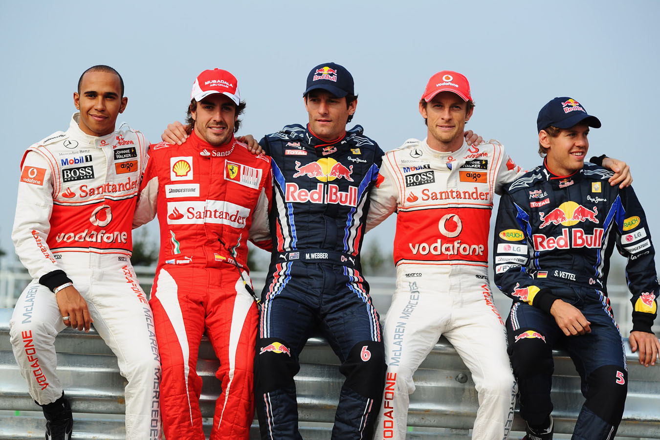 Формула-1 показала, как выглядела бы форма команд, если бы они были футбольными клубами