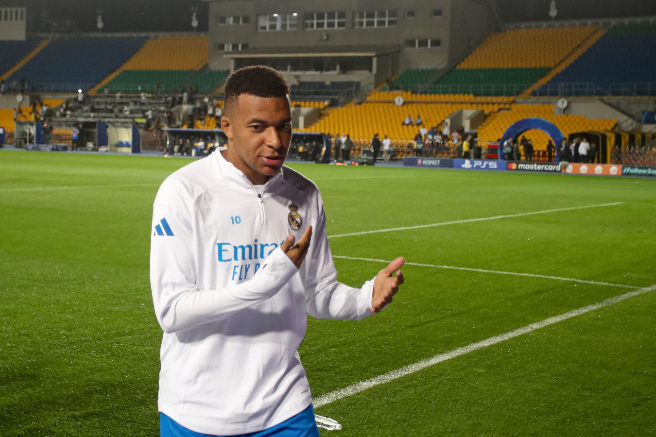 Мбаппе установил личный рекорд по голам за сезон в Лиге чемпионов, проведя пять матчей