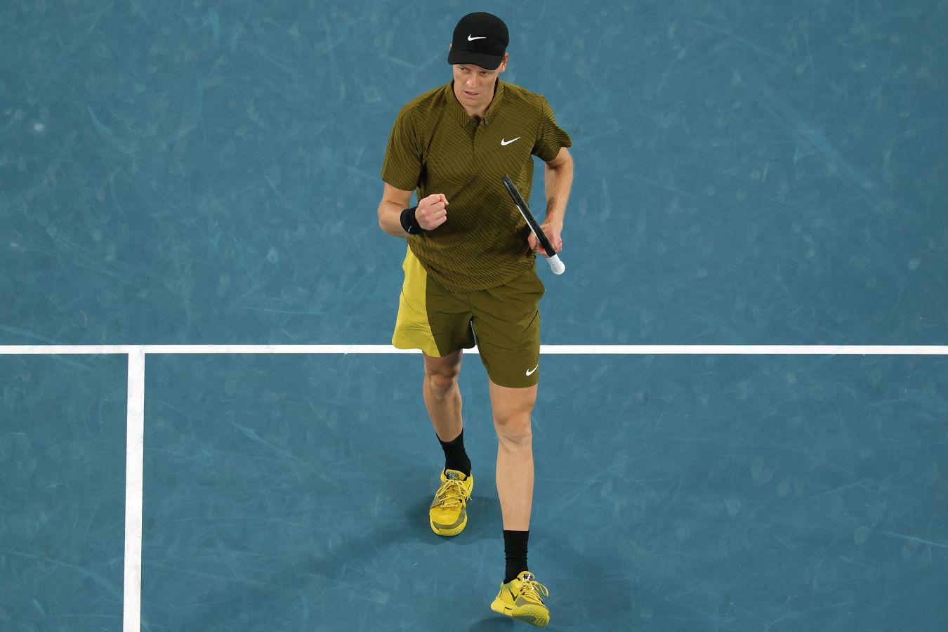 Похоже, налицо фаворитизм. Макинрой об инциденте с Синнером на Australian Open