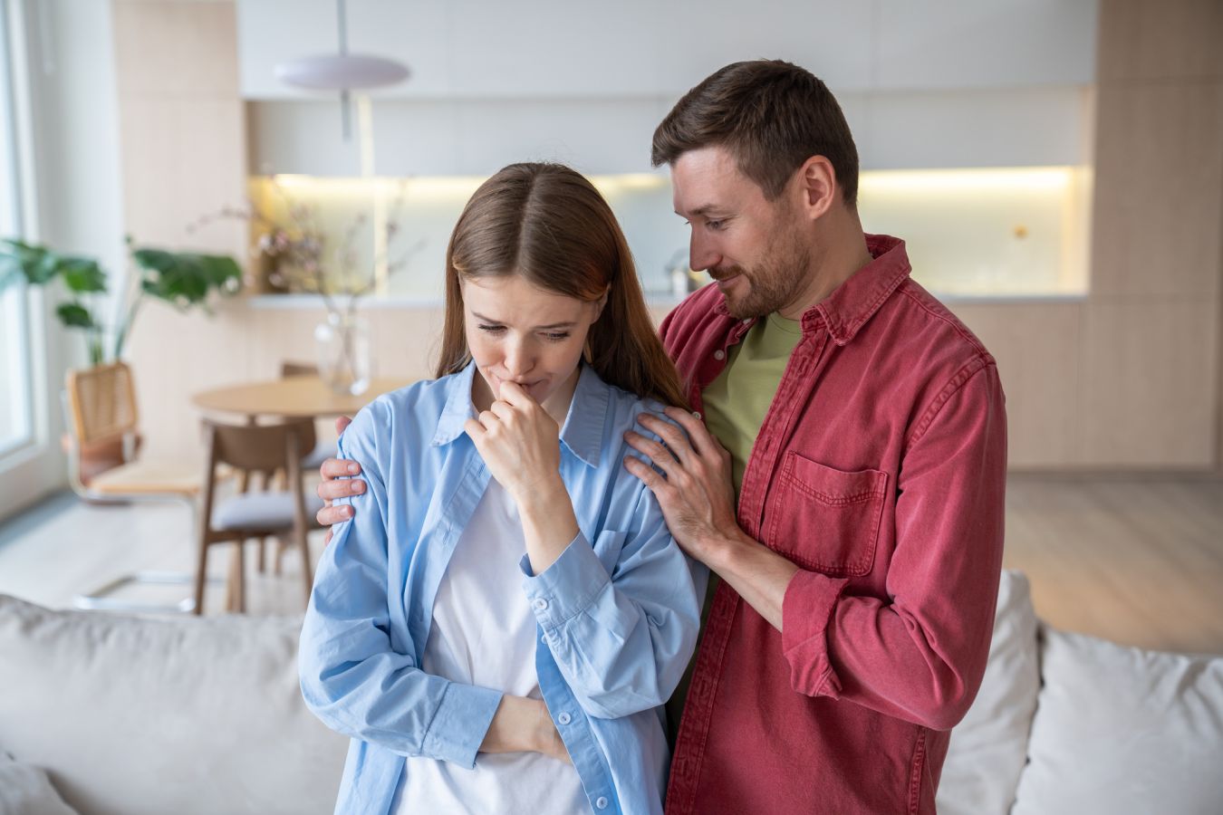 Что такое лавбомбинг? Узнаём у психологов