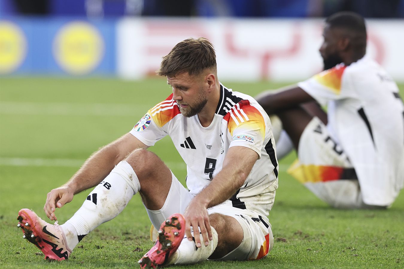 «Общая мечта разбита». Фюллькруг обратился к фанатам сборной Германии после вылета с Евро