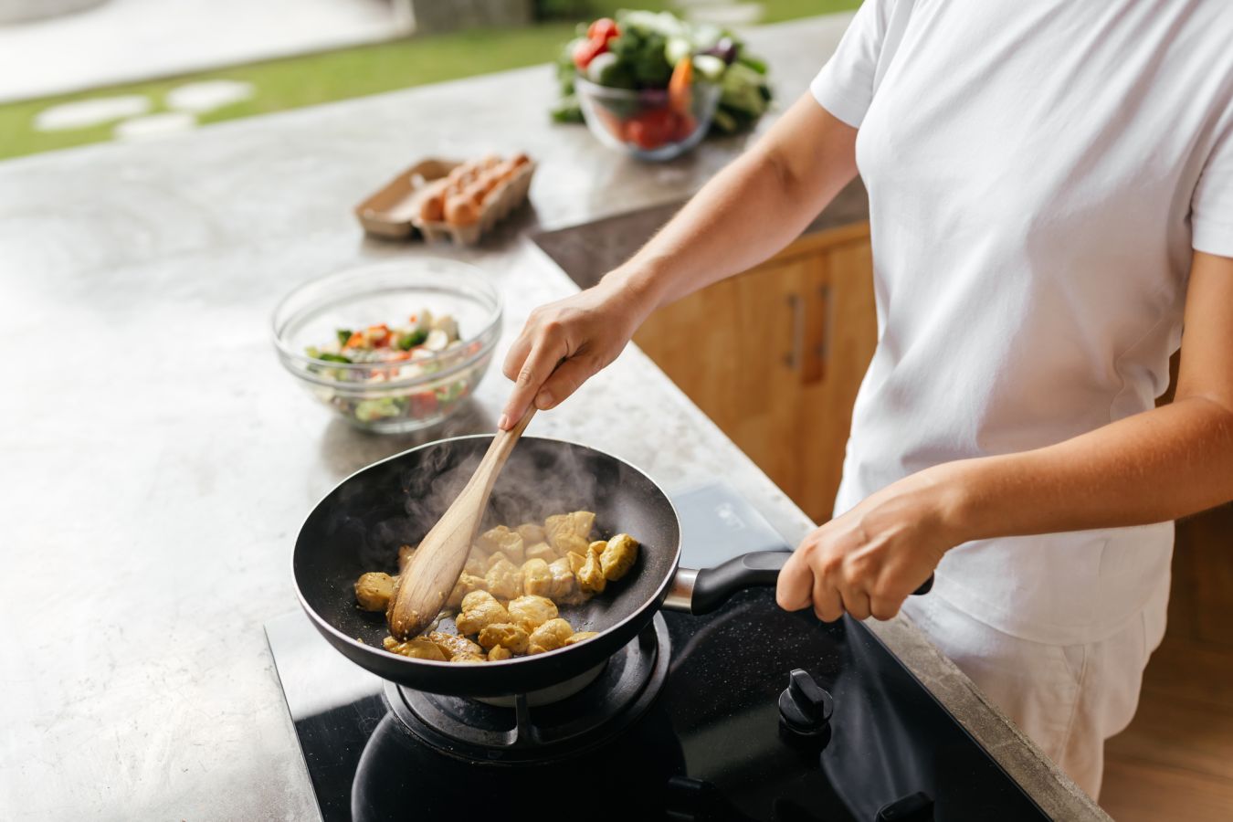 Приготовь подходящую. Блюда на обед. Гарнир к мясу. Приготовь подходящую. Рыба с овощами.