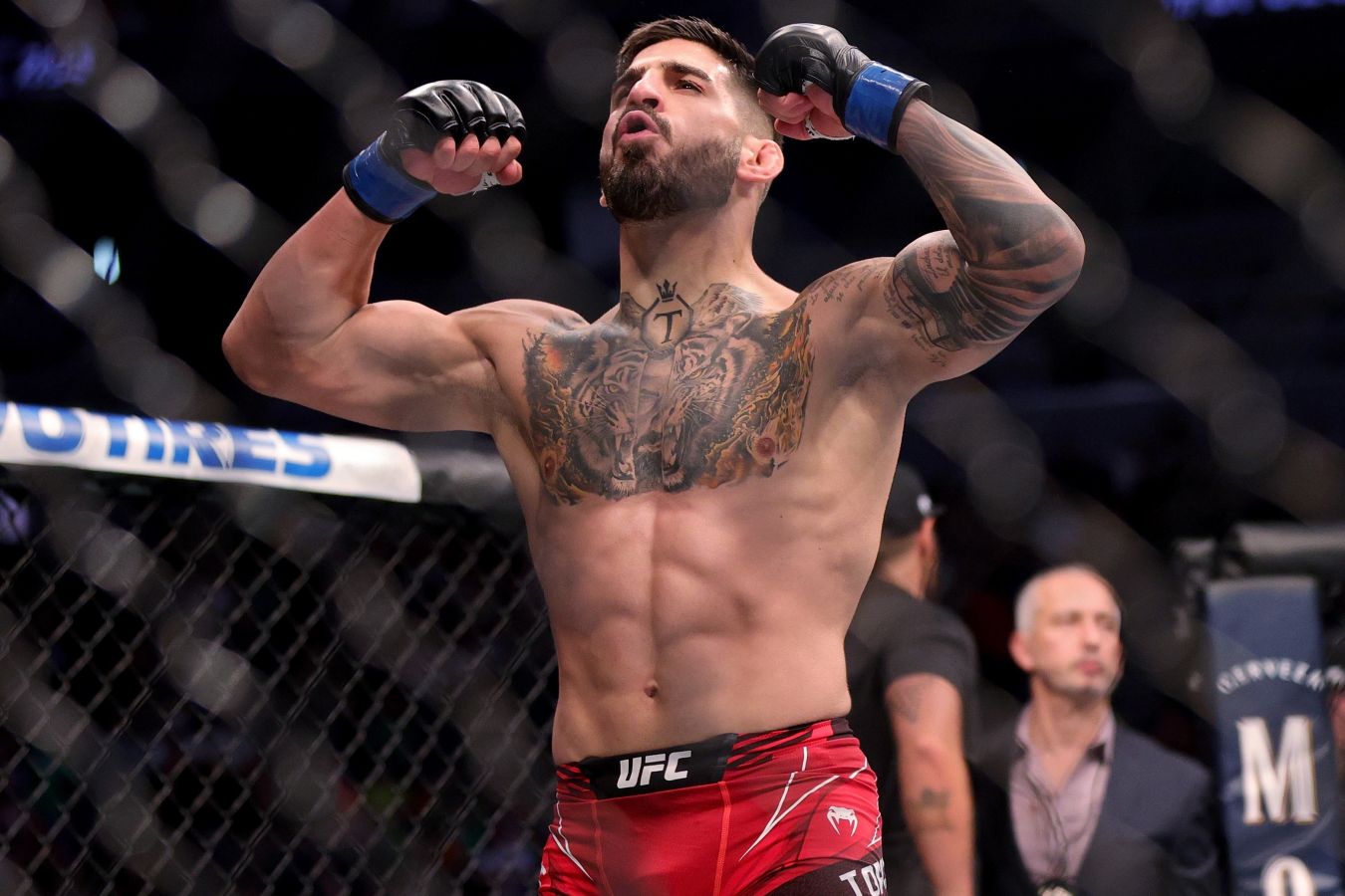 Легко расправлюсь с ним. Илия Топурия заявил, что не считает Царукяна сложным соперником