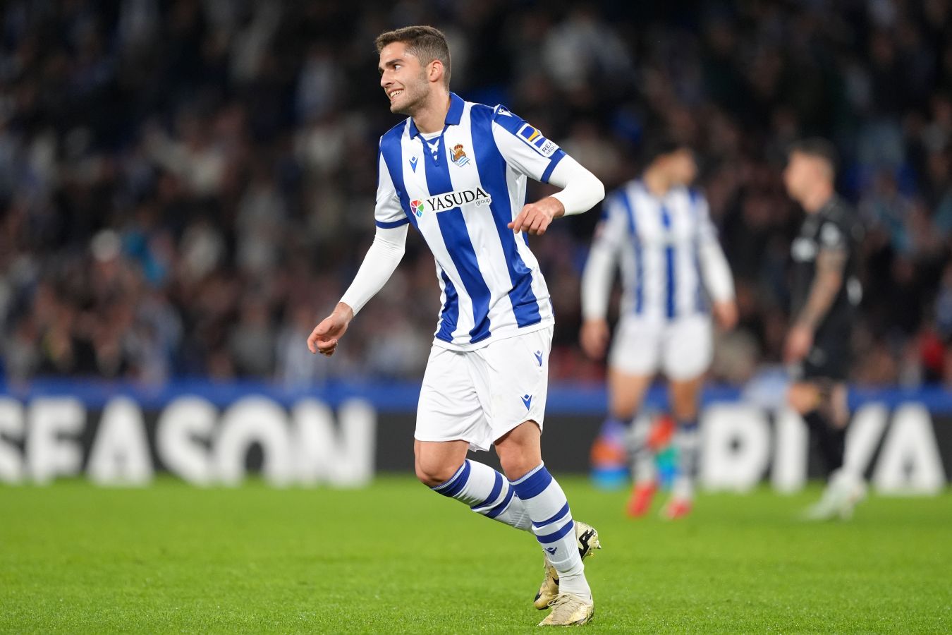 В Реале Сосьедад опровергли информацию о возможном уходе Захаряна из клуба