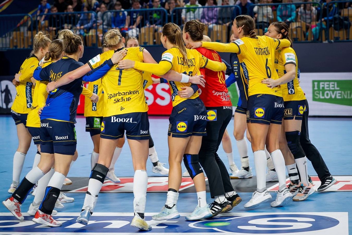 Результаты матчей женского чемпионата Европы по гандболу 6 ноября, турнирная таблица