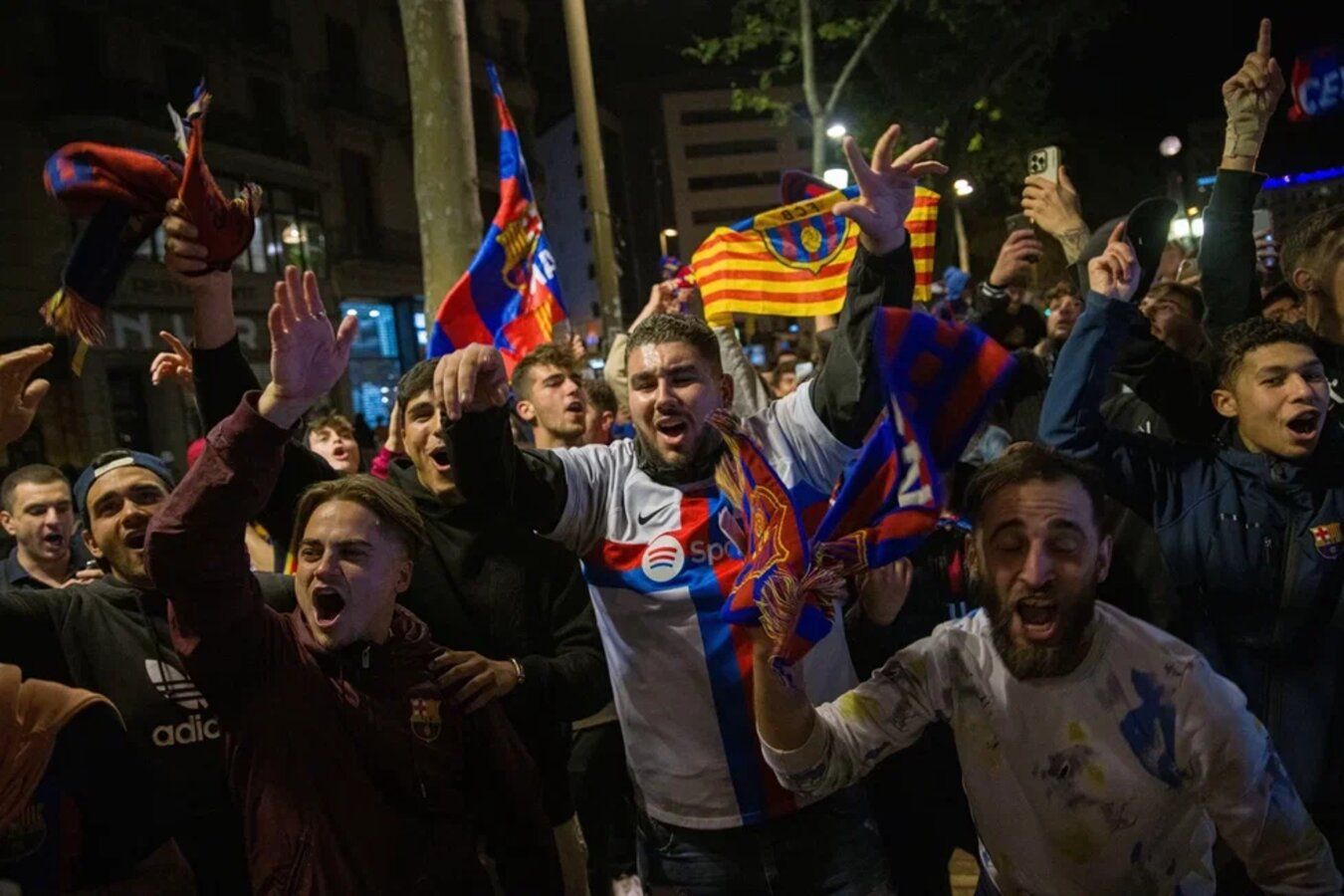 УЕФА возбудил дело против «Барселоны» из-за проявления расизма её фанатами — L&#039;Équipe