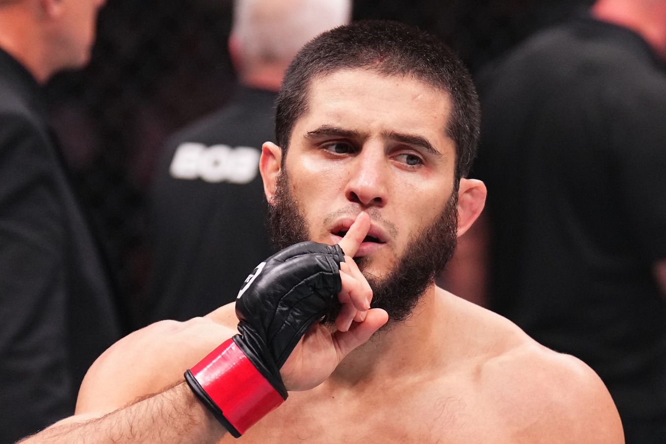 Чемпион UFC Ислам Махачев ответил, за какой футбольный клуб болеет