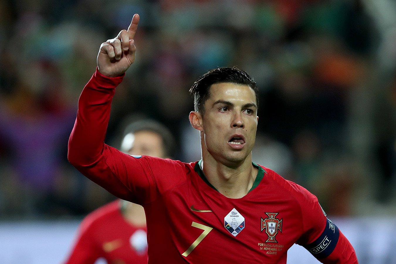 Ronaldu Uvelichil Otryv Ot Messi Po Kolichestvu Het Trikov V Karere Chempionat