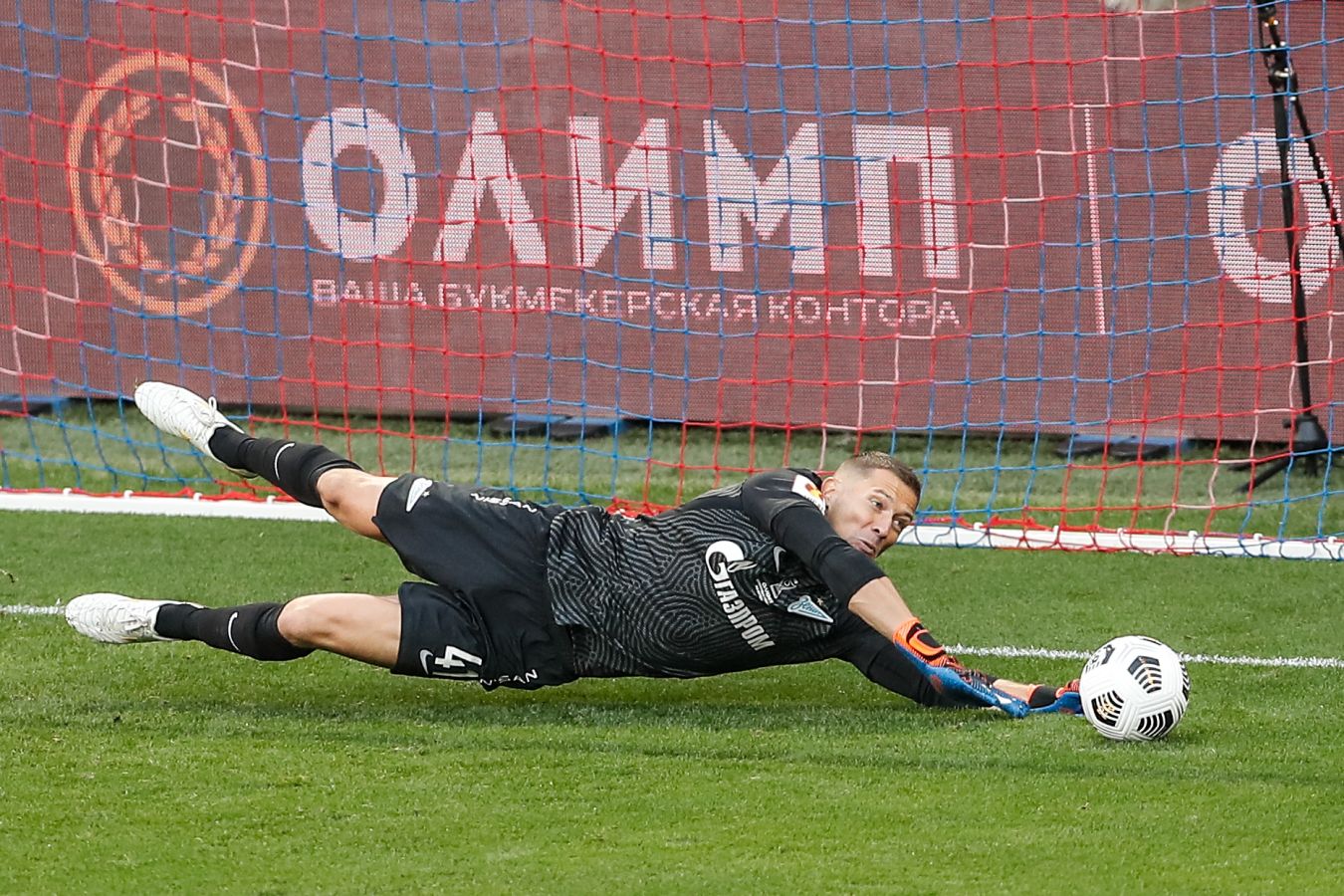 Вратарь «Зенита» Кержаков не согласился с мнением, что Сафонов — лучший вратарь РПЛ