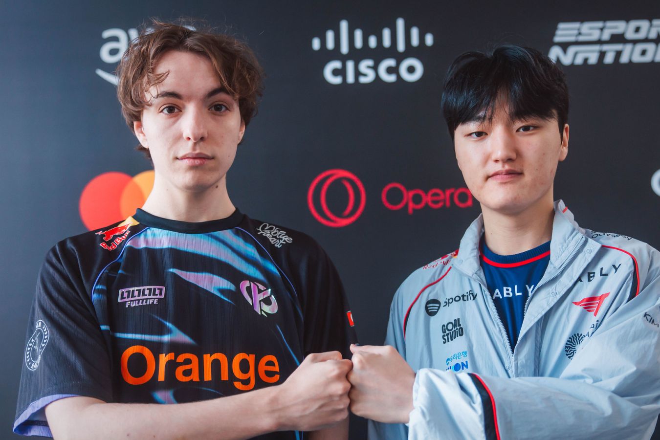 Karmine Corp и Dplus KIA вышли в полуфинал EWC 2026 по LoL — все команды из LPL выбыли