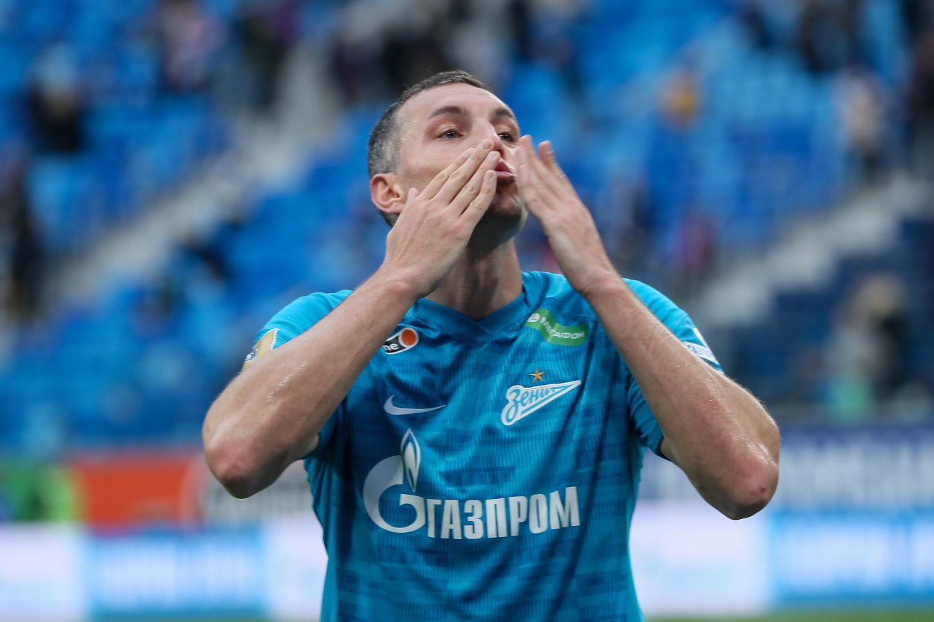 Ари: Дзюба должен играть в российском клубе, чтобы остаться лидером